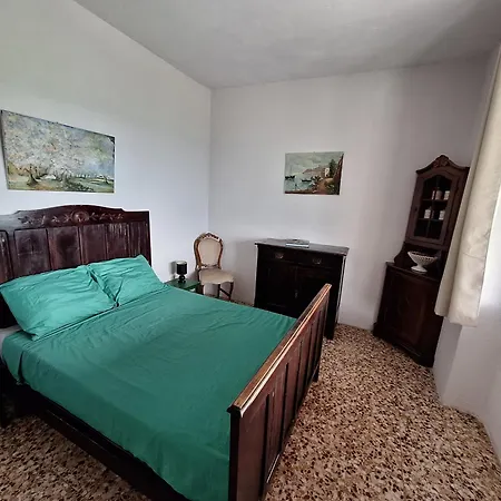 Ferienhaus Met Zwevend Panoramisch Terras Cortemilia